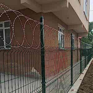 panel çit jiletli