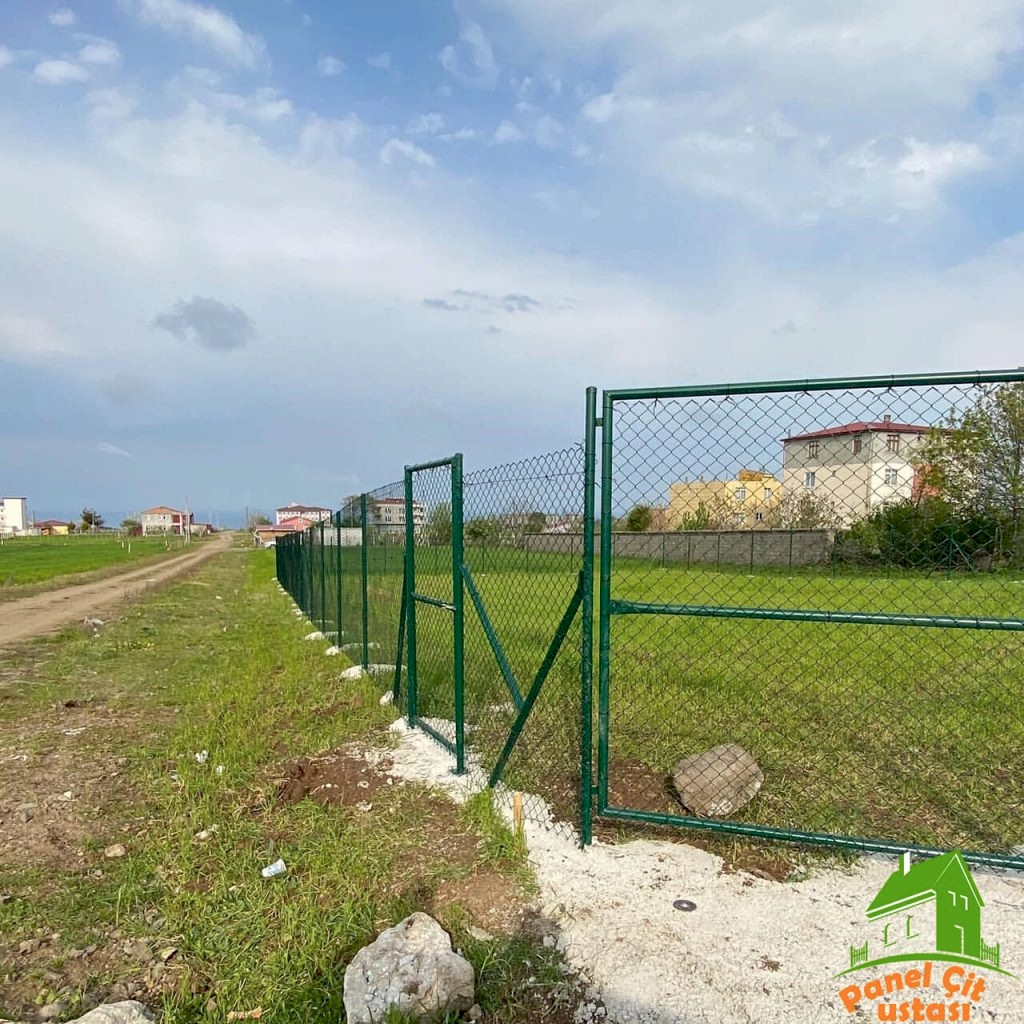 Yeşil Plastik Bahçe Çiti