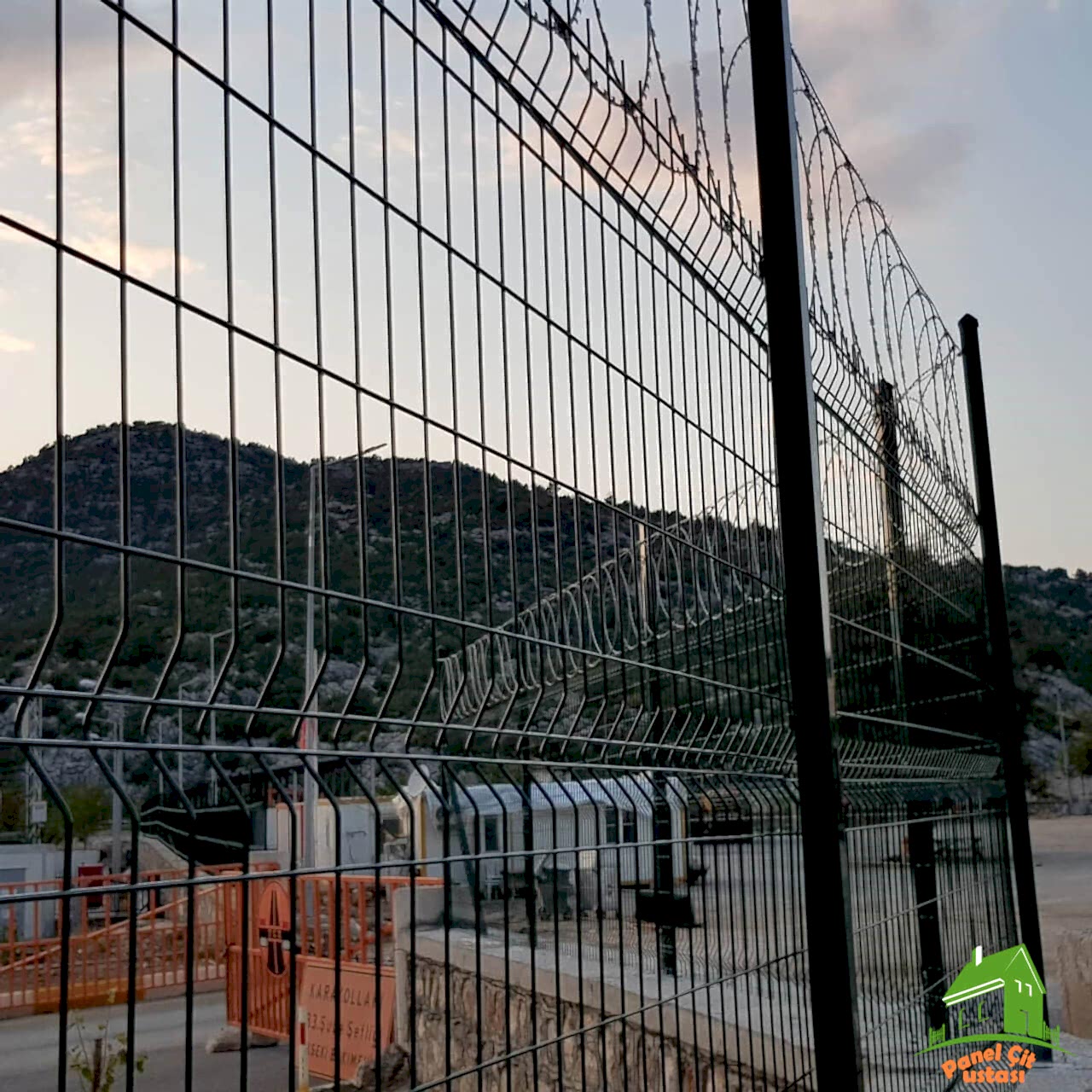 jiletli panel çit